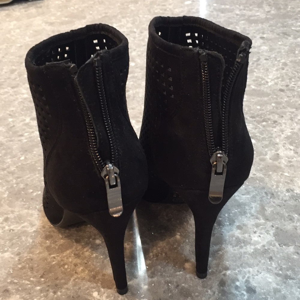 Shoes - Picture 5 of 7